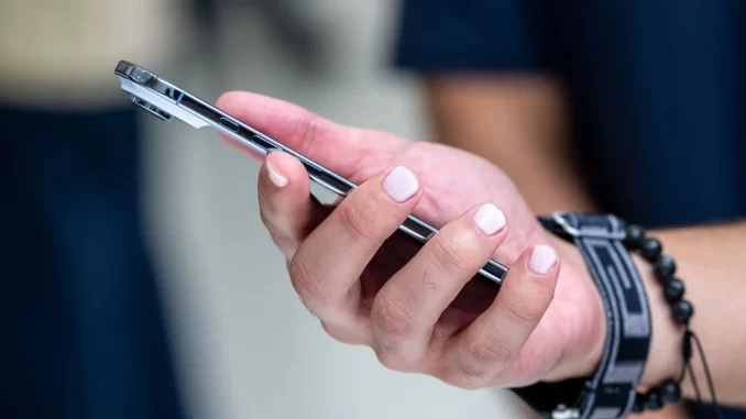 Imagem destacada - Apps que travam celular por calote avançam apesar de vetos