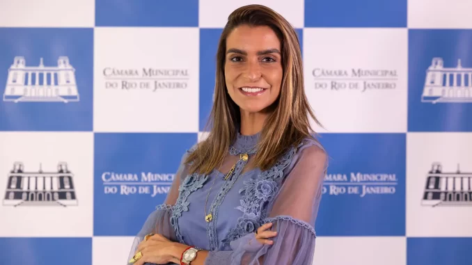 vereadora-do-rio-de-janeiro-pede-fim-de-doacao-de-quentinhas-no-natal Vereadora do Rio de Janeiro pede fim de doação de quentinhas no Natal durante coletiva na Câmara Municipal.