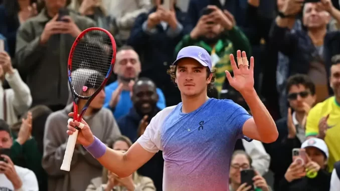 Imagem destacada - Lesão lombar faz João Fonseca abandonar ATP 250 de Brisbane 2025