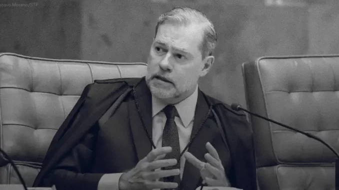 Dias Toffoli admite sociedade em resort, mas nega recebimento de valores de dono do Banco Master, em tribunal, durante depoimento ou audiência.