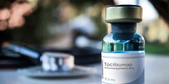 Imagem de uma ampola de Teplizumabe, medicamento que amplia o arsenal contra diabetes tipo 1 aprovado pela Anvisa, representando avanços no tratamento da doença.