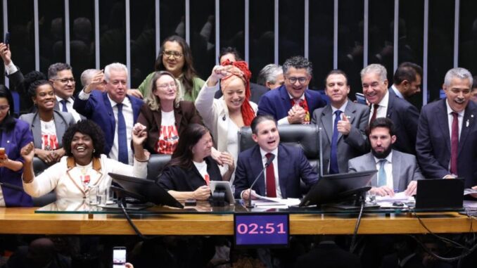 aprovacao_da_pec_6x1_na_camara